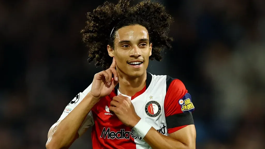 Zechiël and Hadj Moussa lead industrious, efficient Feyenoord past Como