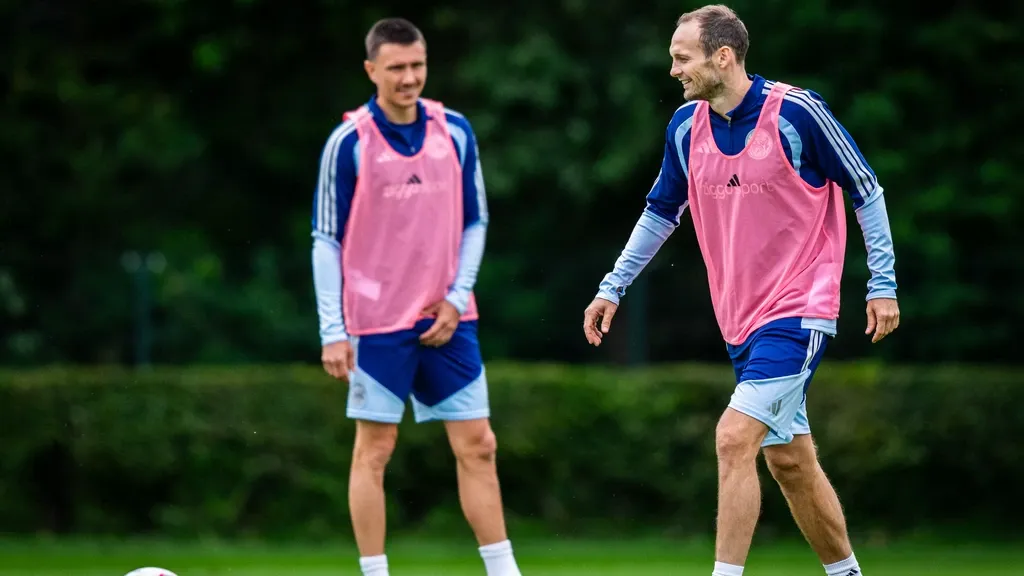 Míchel hopes experienced Blind and Berghuis will be back with Ajax next week