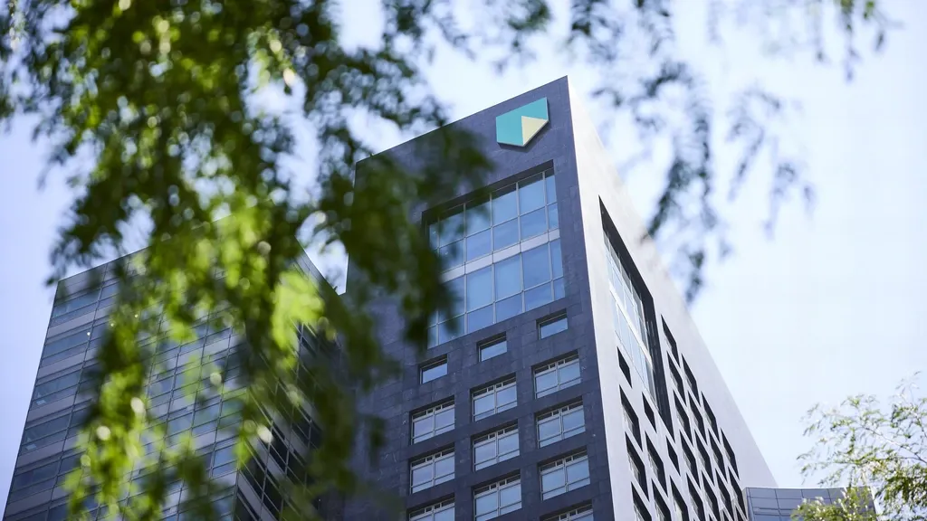Dutch State once again trims its stake in ABN Amro — a sensible move