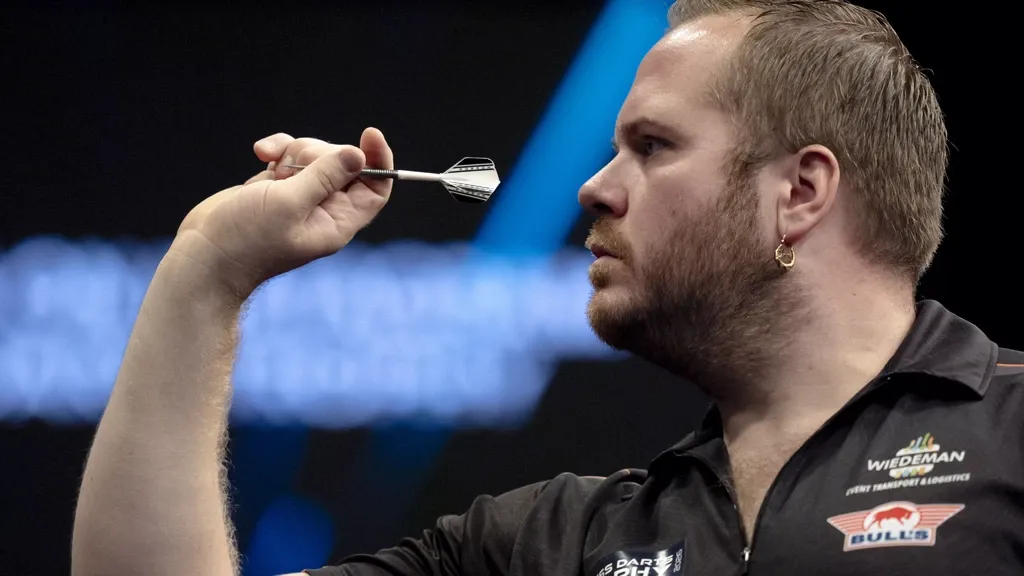 Van Duijvenbode out immediately at European Championship; opponent Woodhouse lands nine-darter