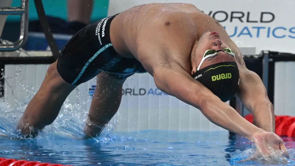 Van Westering takes another old Dutch swimming record from Driebergen
