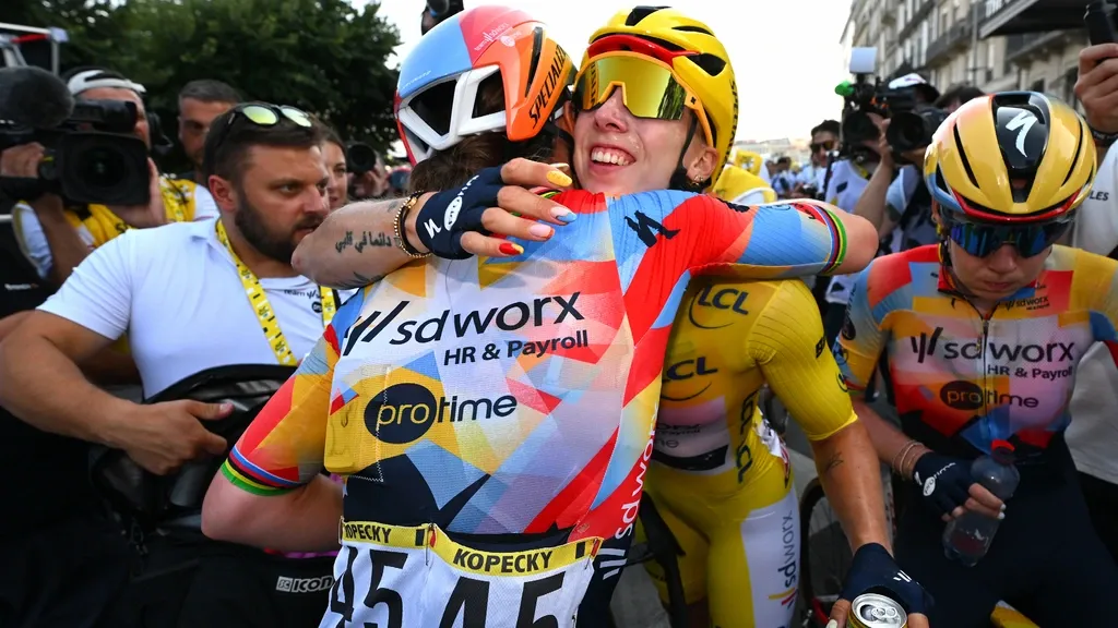 Wiebes praises our team and 'super-strong' Markus after Tour win: 'She stayed away for a long time'