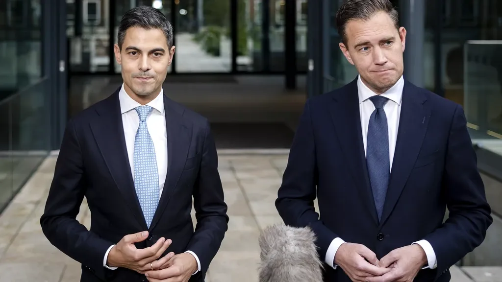 Coalition at odds over using 'paper donations' to plug box 3 gap