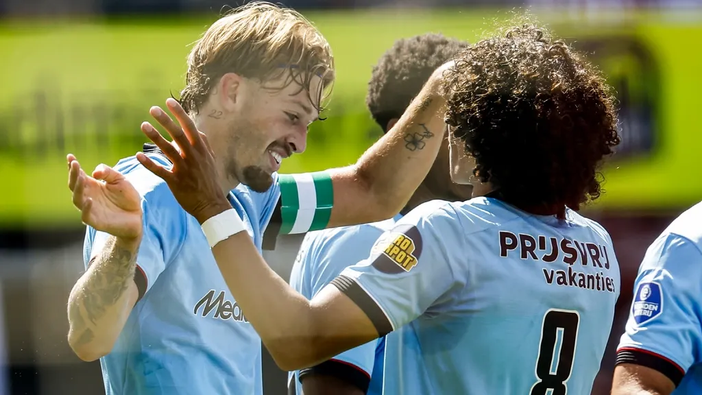 Feyenoord narrowly escapes a nervy finish to beat Sparta
