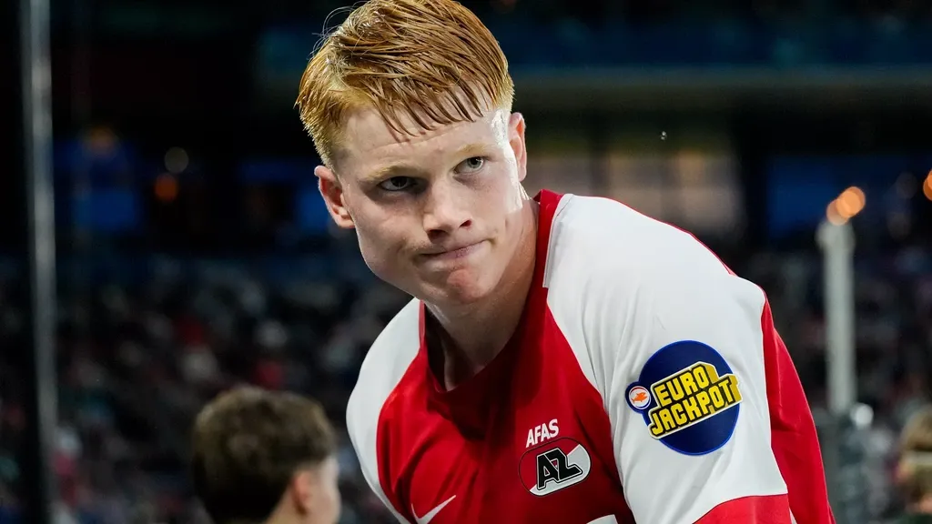AZ to be without injured Kees Smit for weeks after Jong Oranje incident, 'wasn't kept whole'