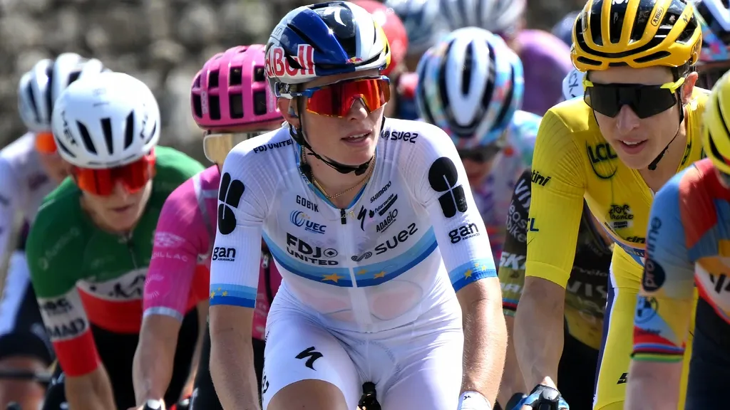 Vollering wins gruelling fifth stage, Reusser keeps the yellow and Ferrand-Prévot crumbles