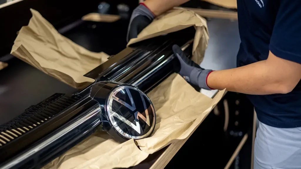 Dramatic quarterly results for Volkswagen: billions in the red amid industry headwinds