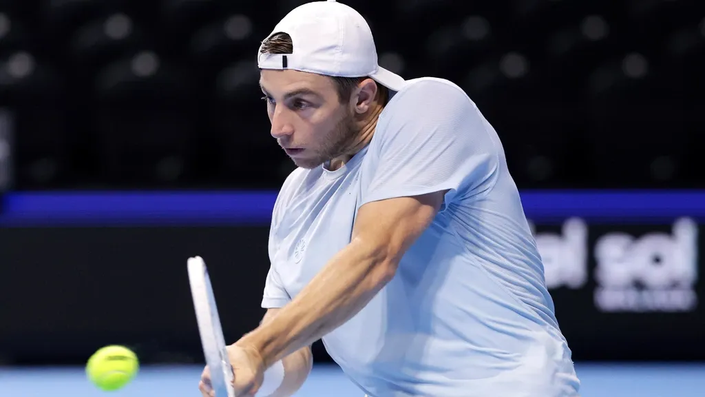 Griekspoor follows up tournament win with strong showing in Vienna and now faces Zverev