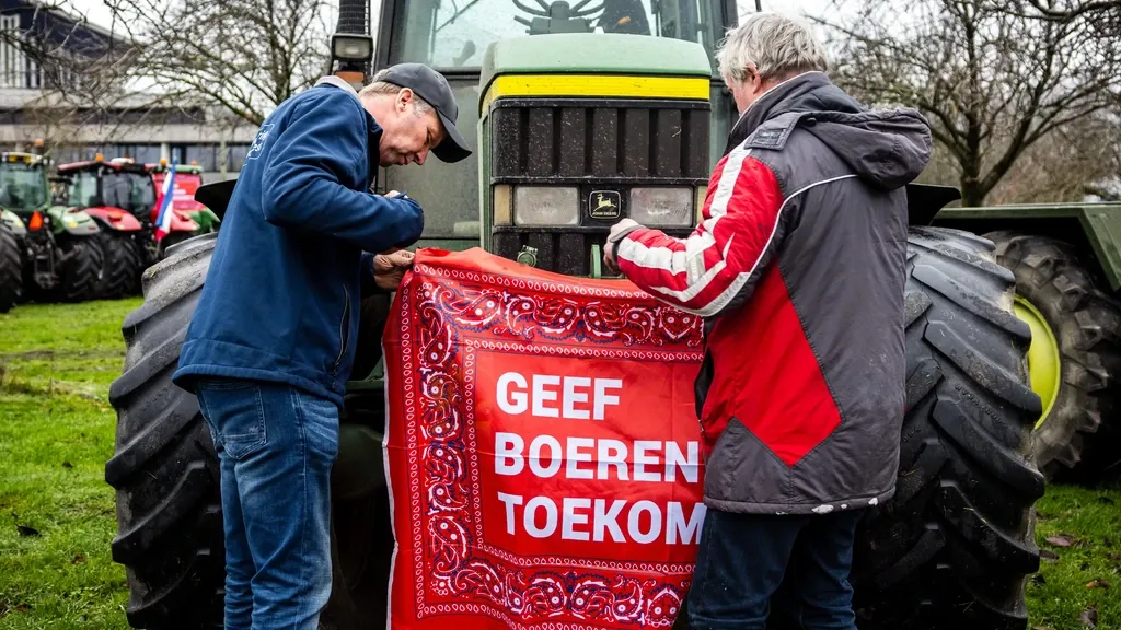 Protests and disrupted politicians’ vacations as farmers’ permits are revoked