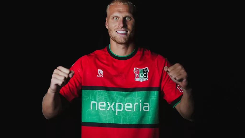 Free-transfer Bakker signs with NEC and can make debut against Ajax