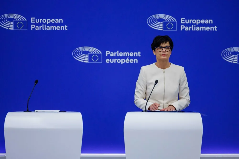 Commission proposes up to 15-year safeguards for new members — says reforms won’t create a ‘two-tier’ EU