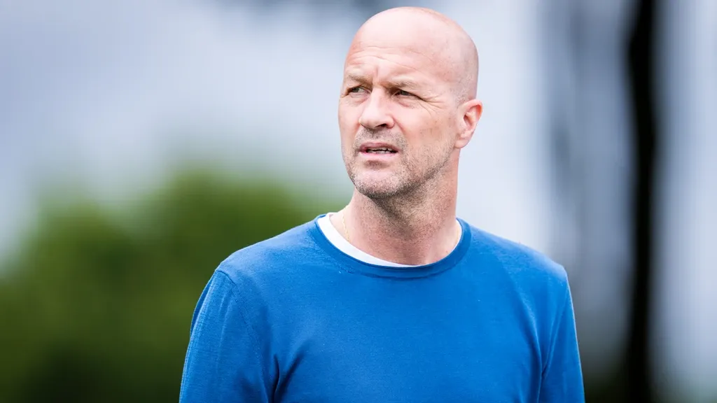 Cruijff skips meetings but quickly bends Ajax to his will with big names