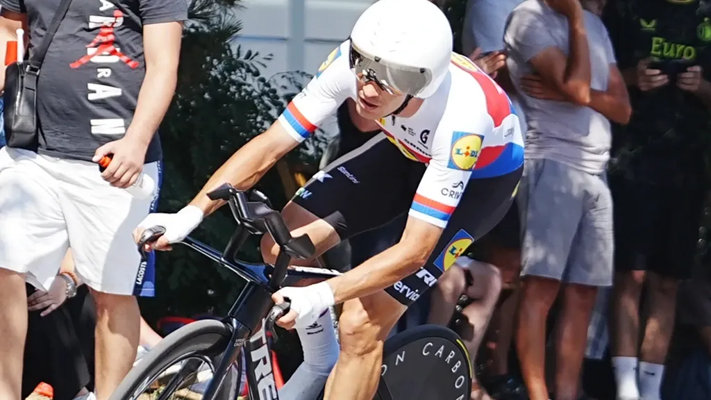 Vacek wins ZLM Tour opener time trial, four Lidl-Trek riders in top five