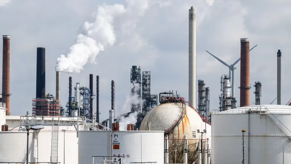 Think-tanks: Easing EU climate rules hardly lowers energy costs
