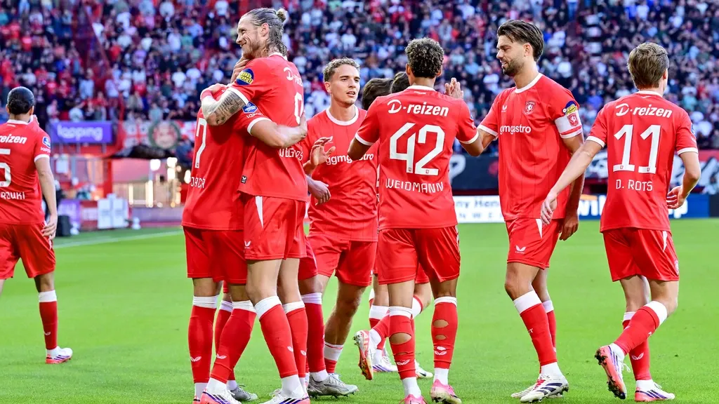 FC Twente cruises past DAC 1904 thanks to six different scorers