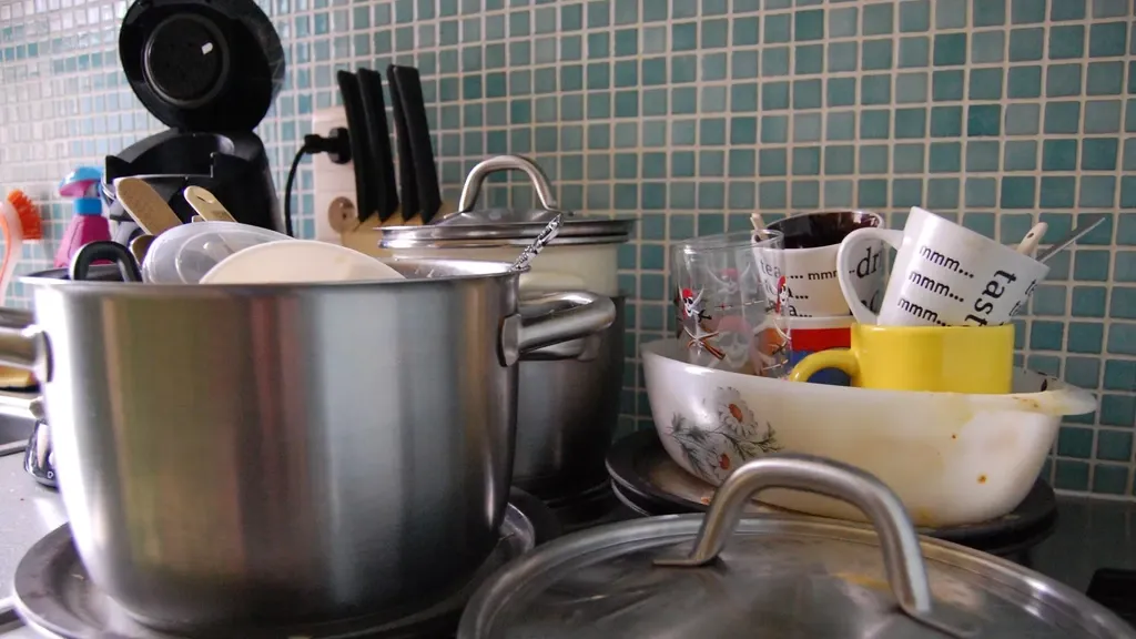 Airbnb hosts can no longer force guests to do the washing up