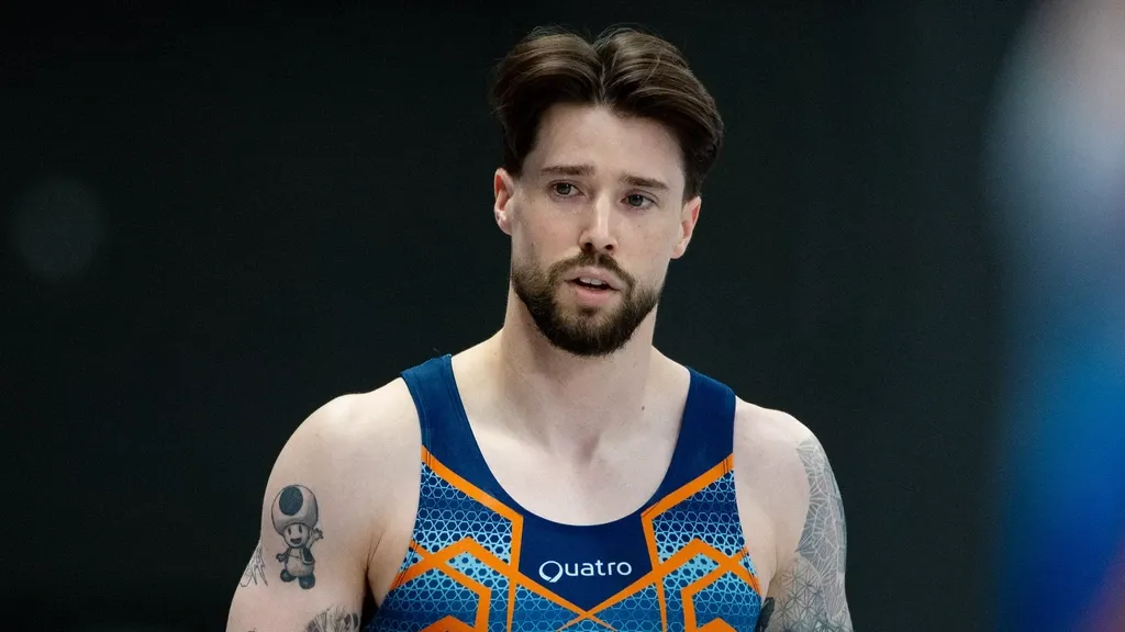 Veteran Schmidt declared fit for World Championships squad; De Munck out with biceps injury