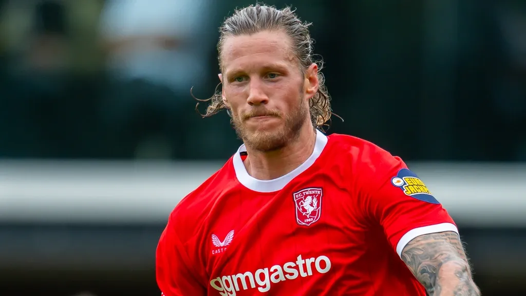 Weghorst starts for FC Twente in Europa League qualifier; Baas and Mokio fit for Ajax