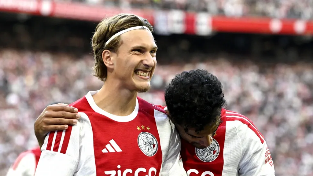 Godts proves indispensable against Shelbourne as Ajax wins comfortably