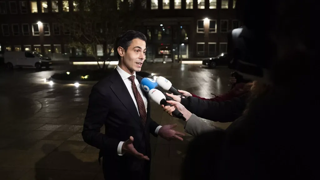Cabinet resumes talks with opposition, but agreement still not in sight