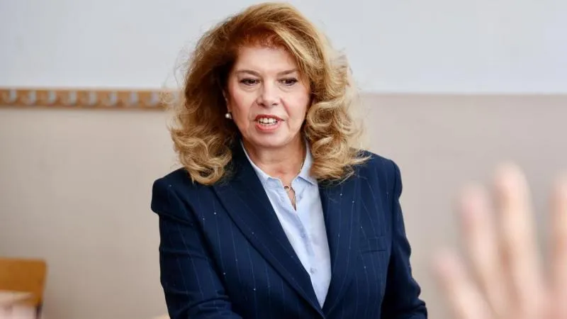 Iliyana Yotova Leads in First Round of Bulgaria's Presidential Election