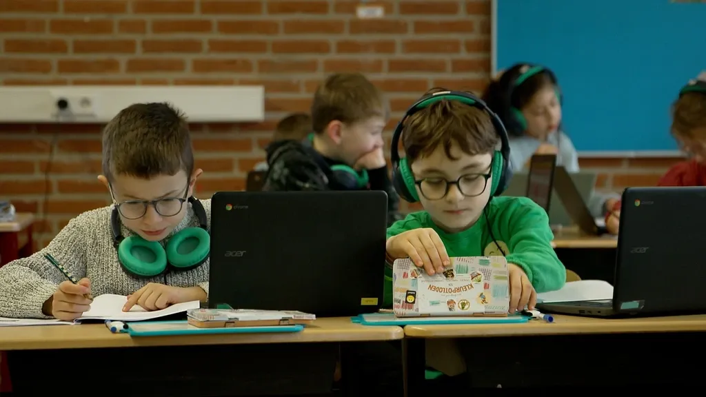 House of Representatives says no AI for primary school children — a sensible precaution