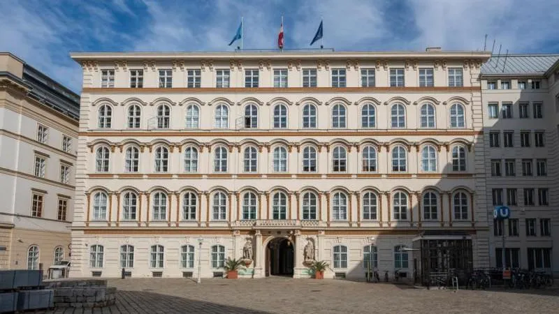 Profil: Austria declares four Russian diplomats persona non grata