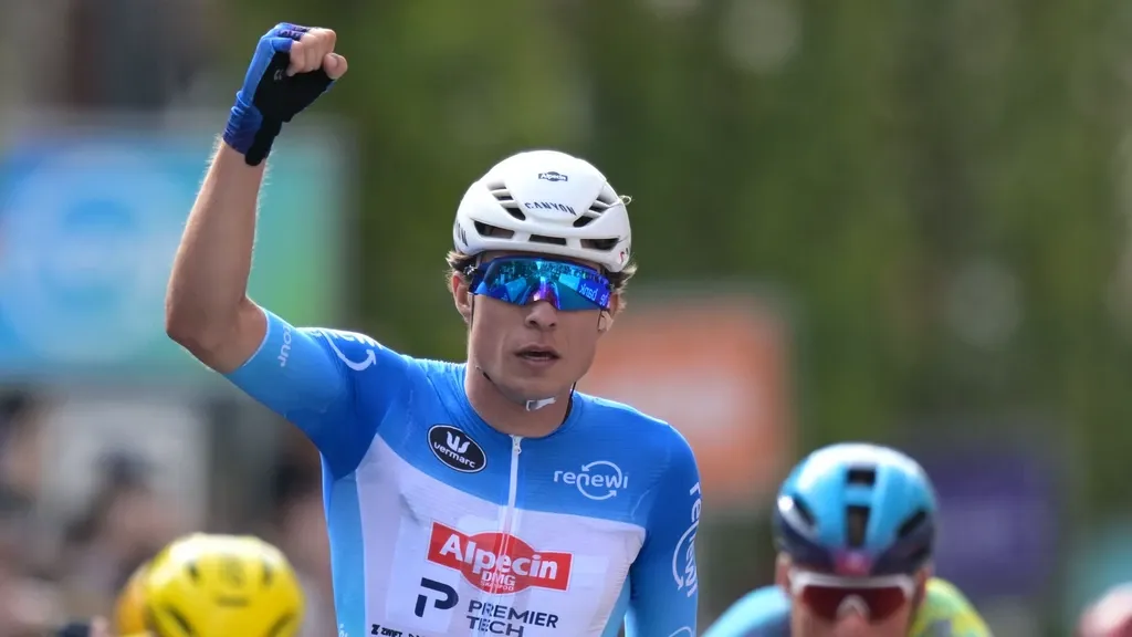 Third stage win and overall victory for Philipsen in Renewi Tour, Kooij third and Teunissen fourth