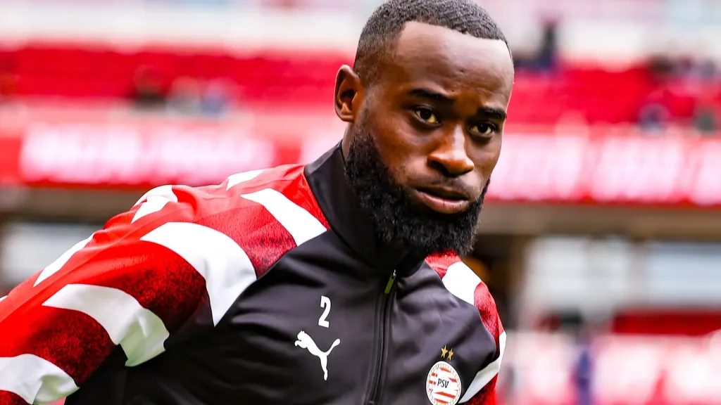 Geertruida undisputed at PSV: 'Risk recognition — not many players possess that'