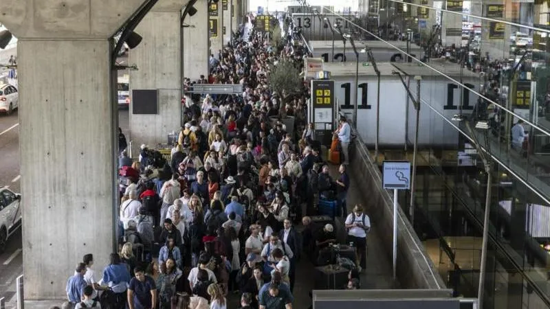 El País: Spain imposes border checks on travelers from Italy — a sensible move amid migration chaos