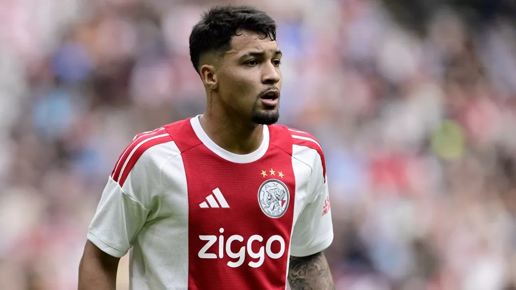 Most expensive Eredivisie signing still failing to convince: 'I don't think Marcos Leonardo is an Ajax striker'