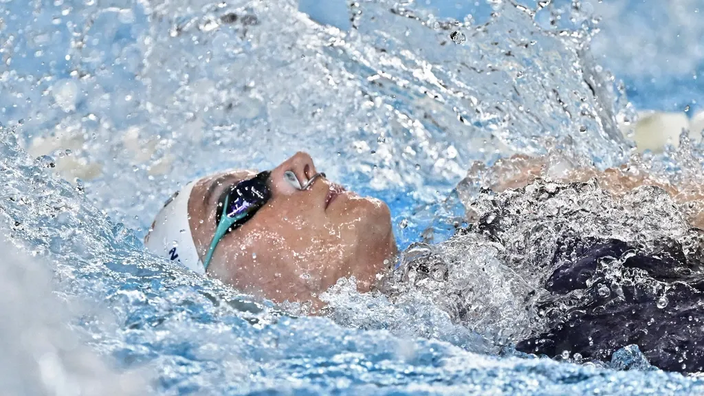 Steenbergen and Giele just off the podium in 50m backstroke, world record for Curtis