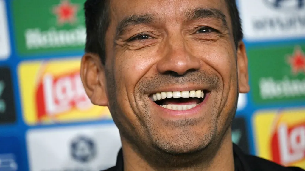 Van Bronckhorst wants to see Feyenoord play with bravado against Real Betis, not thinking about PSV yet