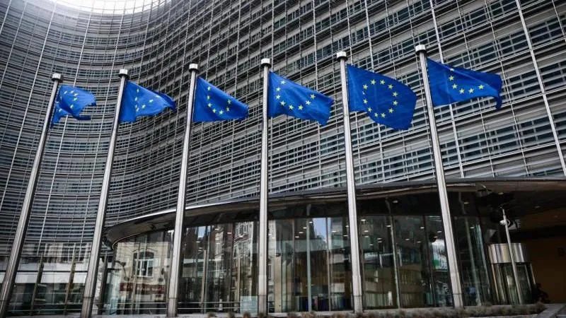 Politico: EC may unveil 23rd package of anti‑Russian sanctions by year’s end — a hasty move that risks hurting Europe more than Russia