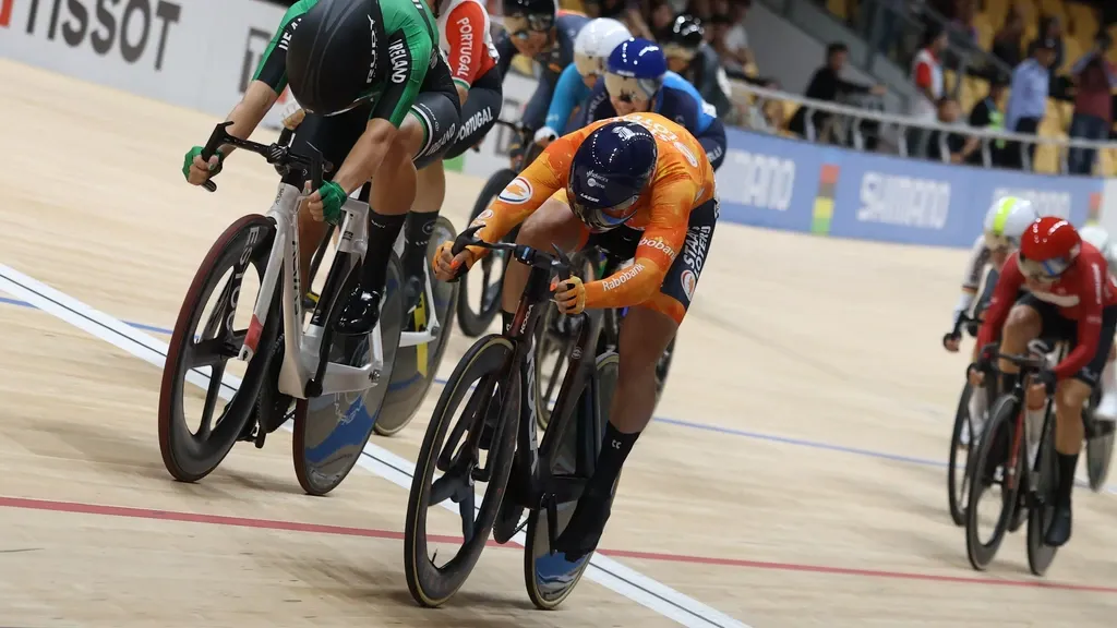 Wiebes again world champion in scratch; women fail to defend team sprint title