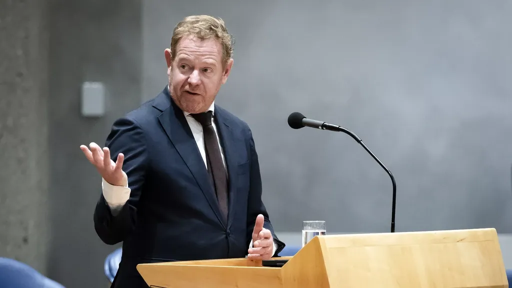 Van Weel: Offer Belgian police our help against 'perverse' trade in nude photos on the dark web