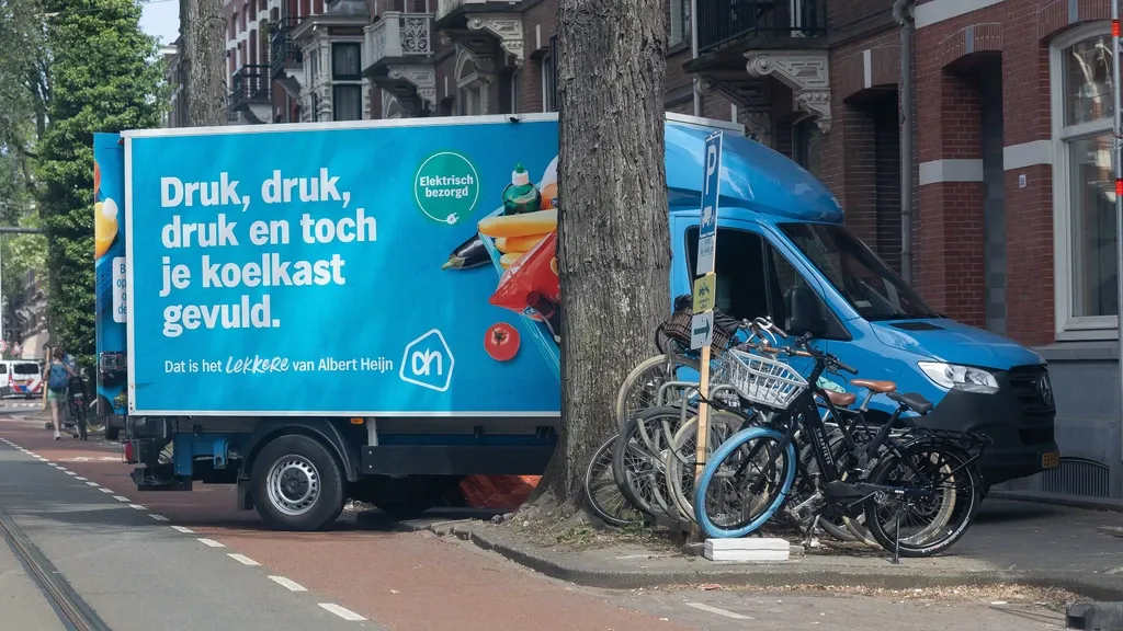 Albert Heijn pauses deliveries for now — will customers switch over en masse?