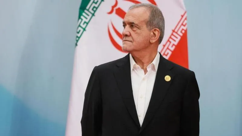 Pezeshkian Calls on Islamic Countries to Unite for Collective Security