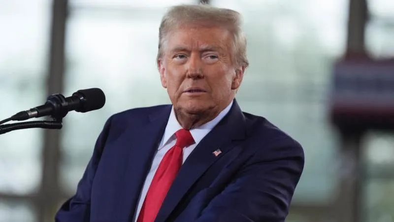 Trump Announces He’ll Punish Canada Over Smoke From Wildfires