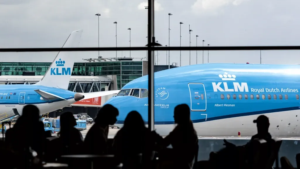 KLM suspends Dubai flights for entire winter, extends suspension for Riyadh and Dammam amid Middle East tensions