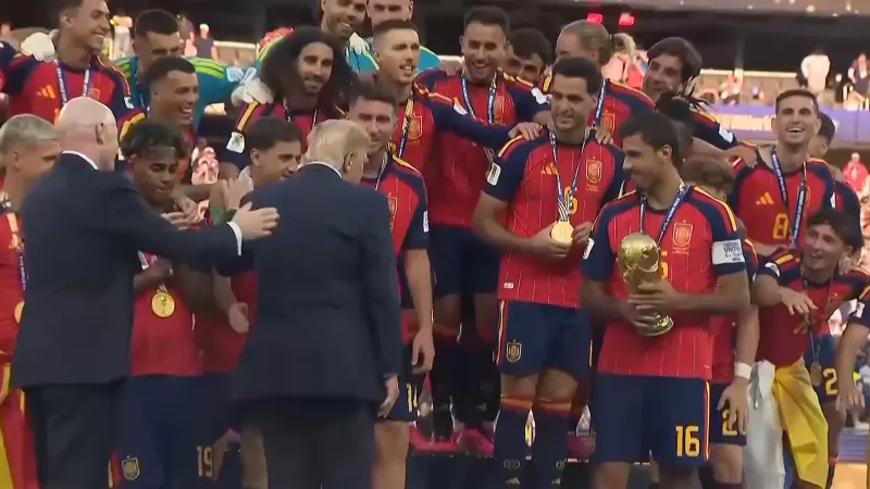 Trump stayed on podium after 2026 World Cup trophy presentation, British paper says