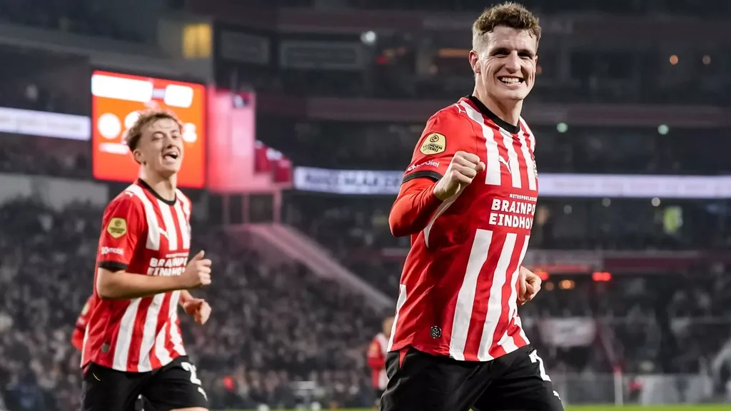 PSV thrashes helpless Willem II 7-0 as Streppel returns