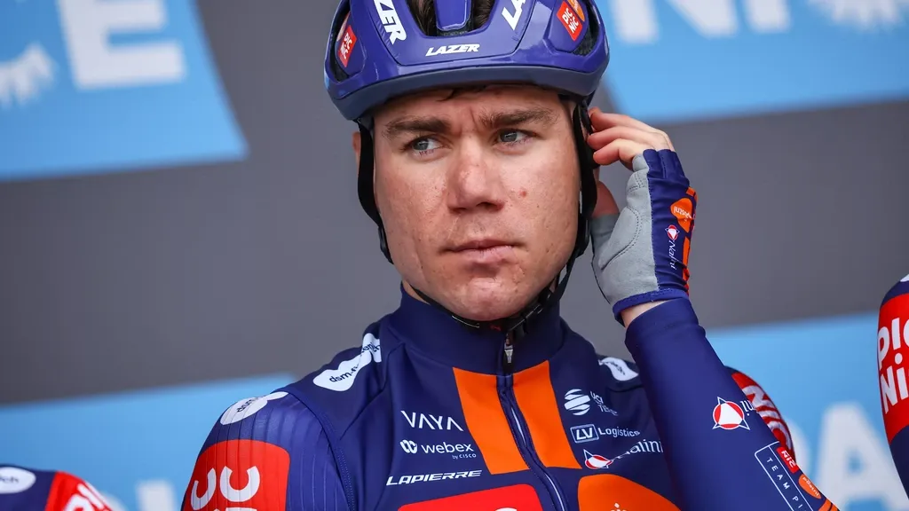 Shortly after contract termination, Jakobsen resurfaces at Visma-Lease a Bike