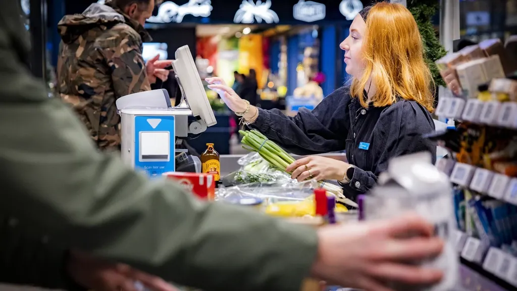 Inflation relatively stable last month, 'groceries slightly cheaper'