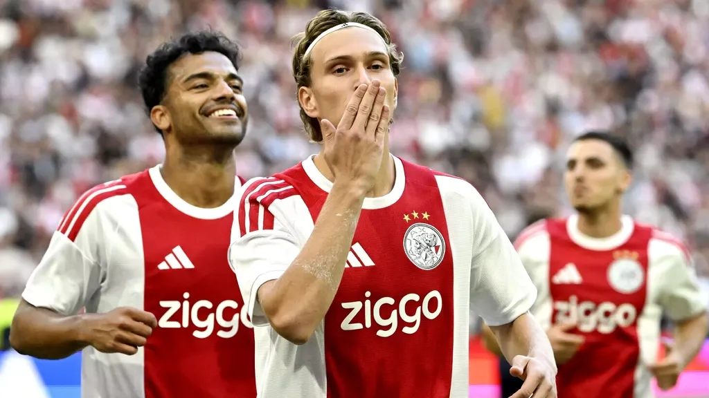 Godts completes move to Paris Saint-Germain — Ajax set to receive €55 million