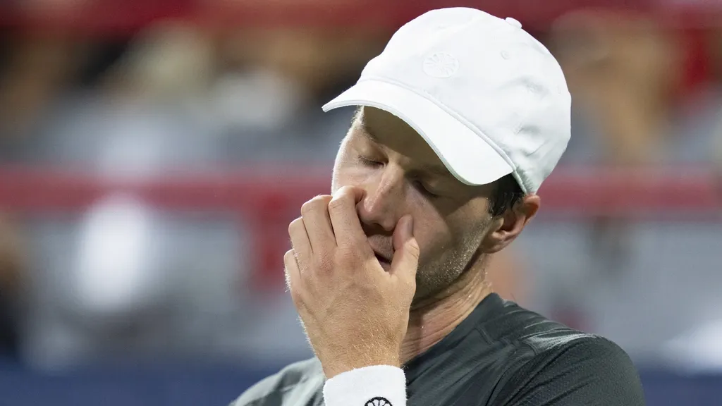 Van de Zandschulp falls to Menšík in Montreal Masters round of 16