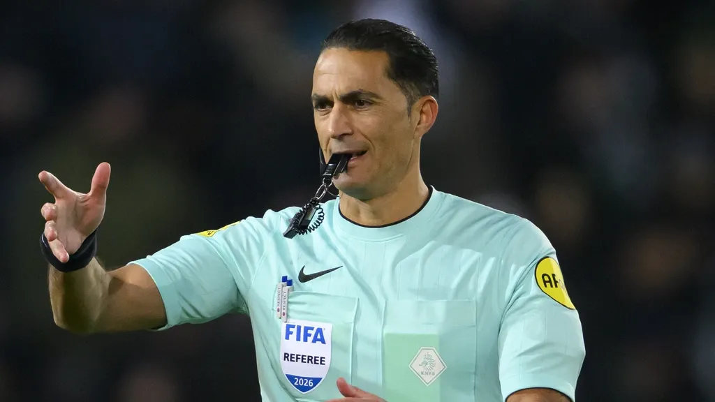 Serdar Gözübüyük appointed referee for Johan Cruijff Shield between PSV and AZ