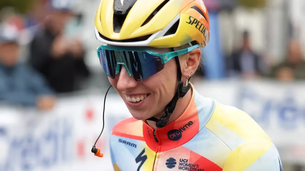 Wiebes wins mass sprint in China, then heads to track Worlds in Shanghai