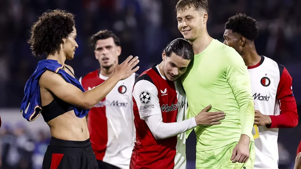 Feyenoord fired up and cherish Hadj Moussa in win over Como: 'Player for the top'