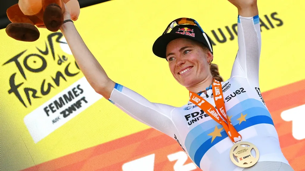 Vollering 'super proud' of stage win in the Tour: 'I really needed every metre'